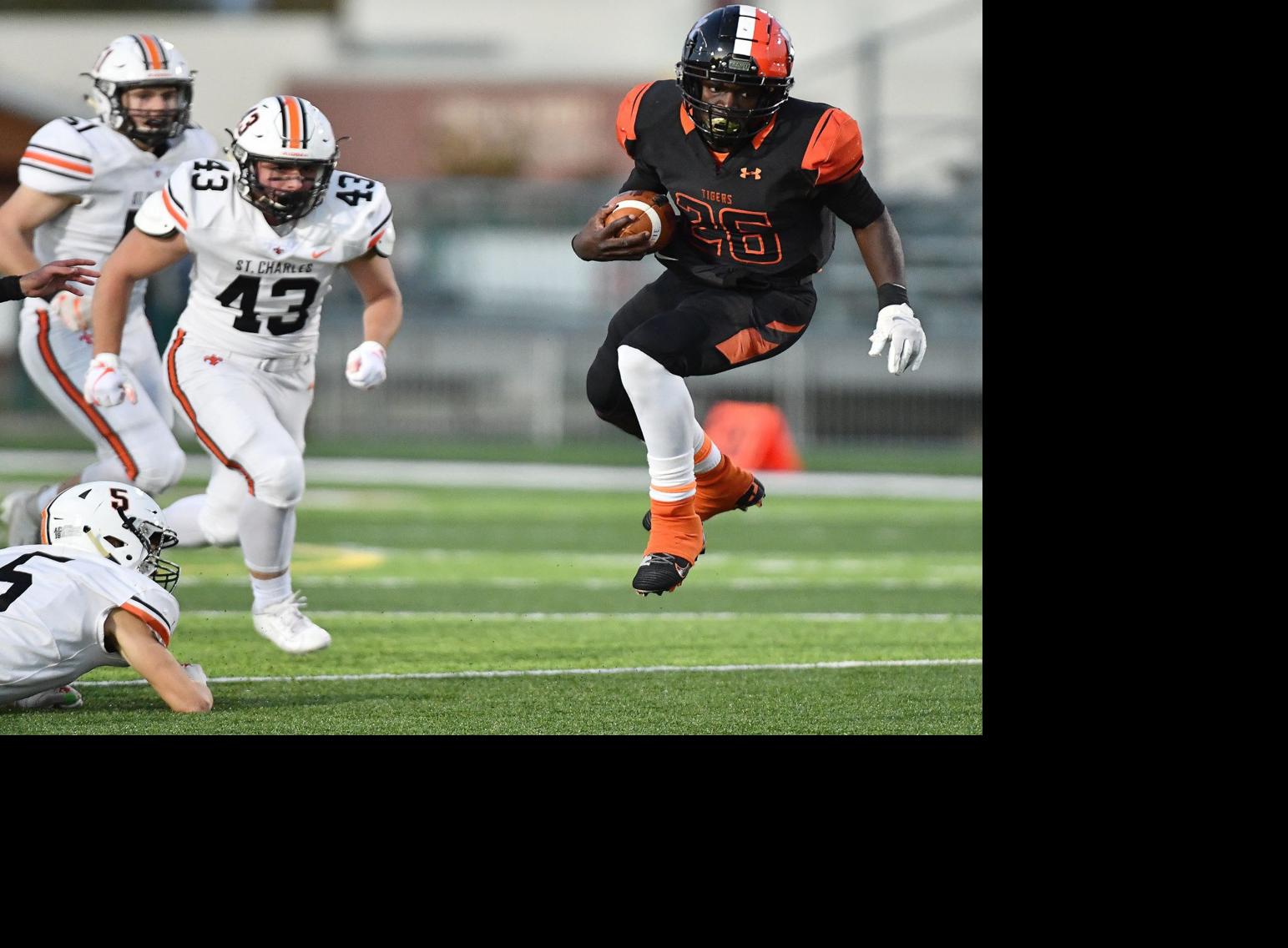 No 27 Highland S Buck Personifies Toughness In Trenches Post Dispatch Super 30 Stltoday Com