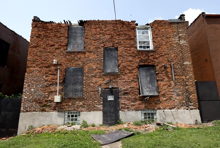 �����Ӱ�ԭ�� orders developer to stabilize buildings