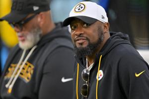 Nov 9, 2025; Inglewood, California, USA; Pittsburgh Steelers head coach Mike Tomlin looks on during warmups before the game against the Los Angeles Chargers at SoFi Stadium. Mandatory Credit: Jayne Kamin-Oncea-Imagn Images