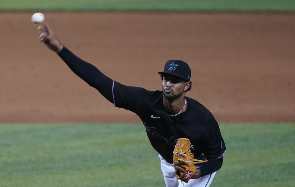 Photos: Randy Johnson pitches for El Paso Diablos at Cohen Stadium