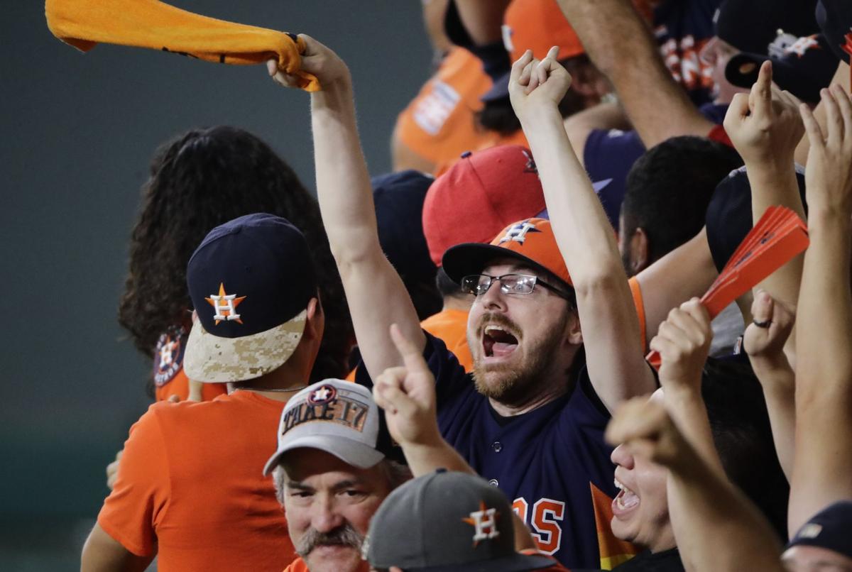 Yankees fans welcome Astros back to New York with trash cans