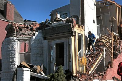 Clean up begins after a tornado damages ӣƵ area
