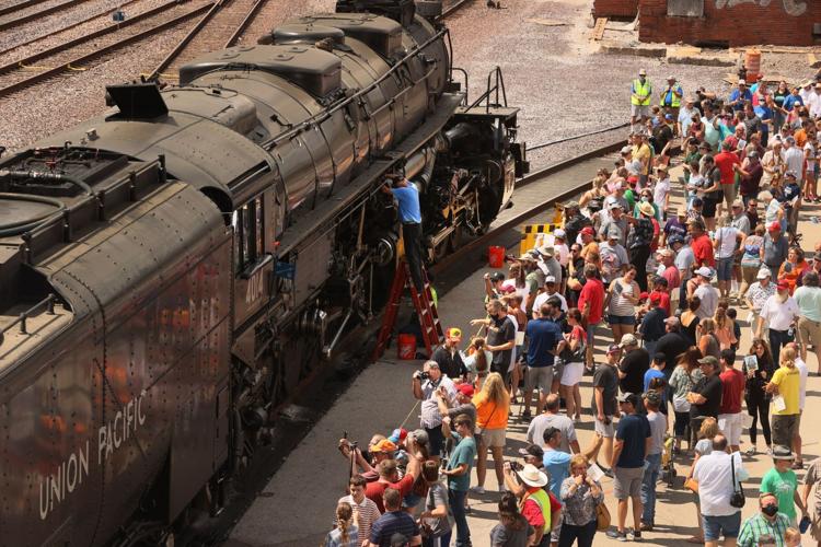 Union Pacific's Big Boy makes whistle stop in St. Louis
