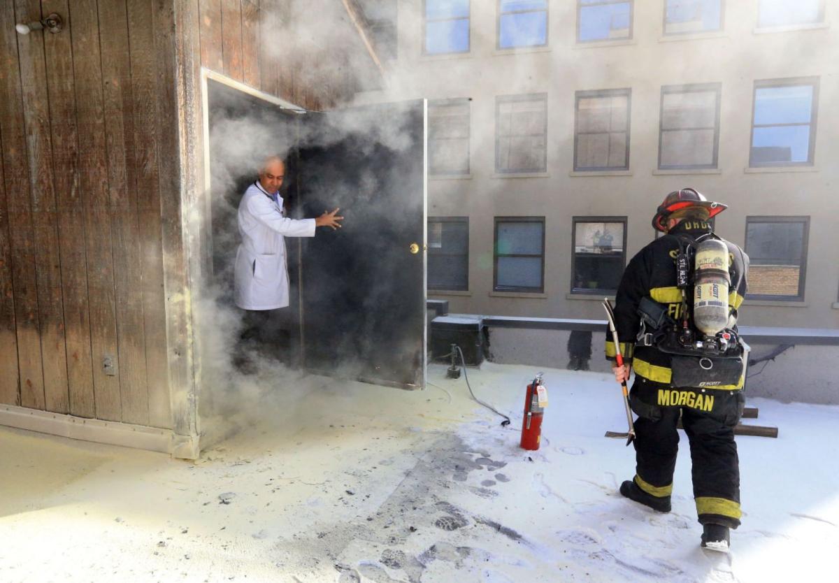 Firefighters put out fire on roof of downtown St. Louis building Law and order