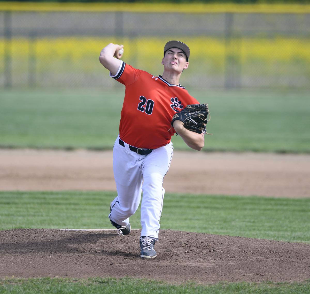 Edwardsville uses defensive wizardry to roll past Belleville West