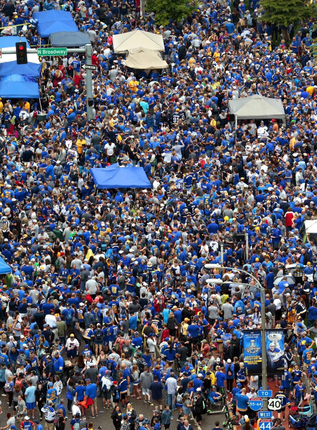Blues wave overtakes downtown as fans celebrate their team | Metro | 0