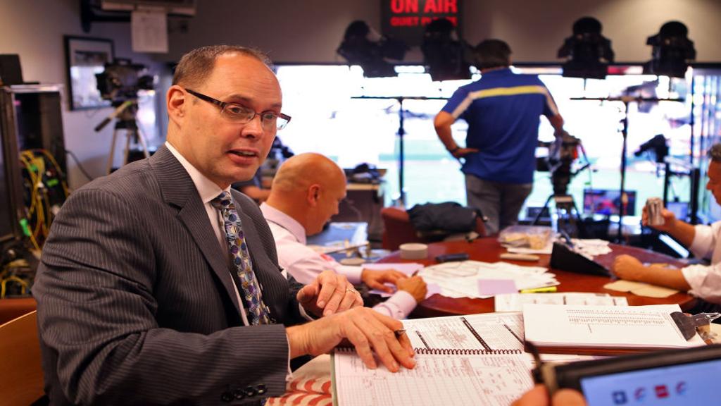 Media Views Ernie Johnson S Inspiring Off Air Life Dan Caesar