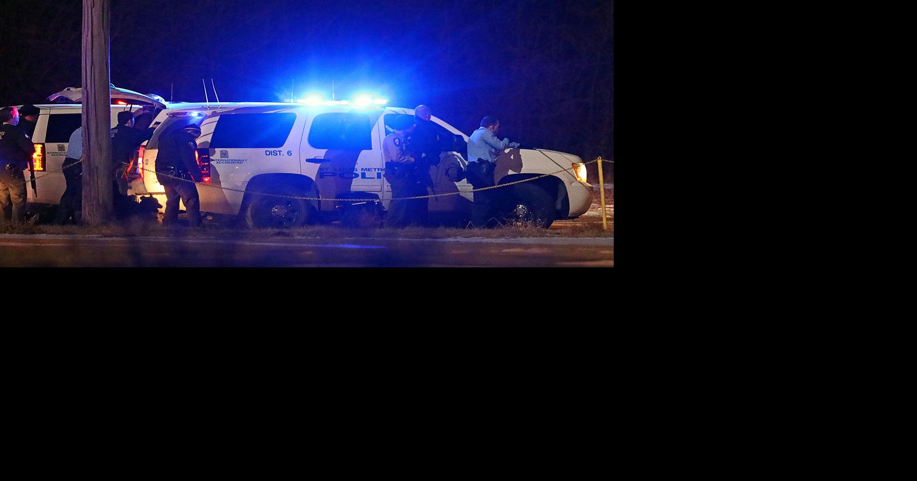 St. Louis police pursuit of home invasion suspect ends in standoff in ...