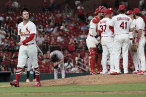 Cardinals kick off series against the Giants