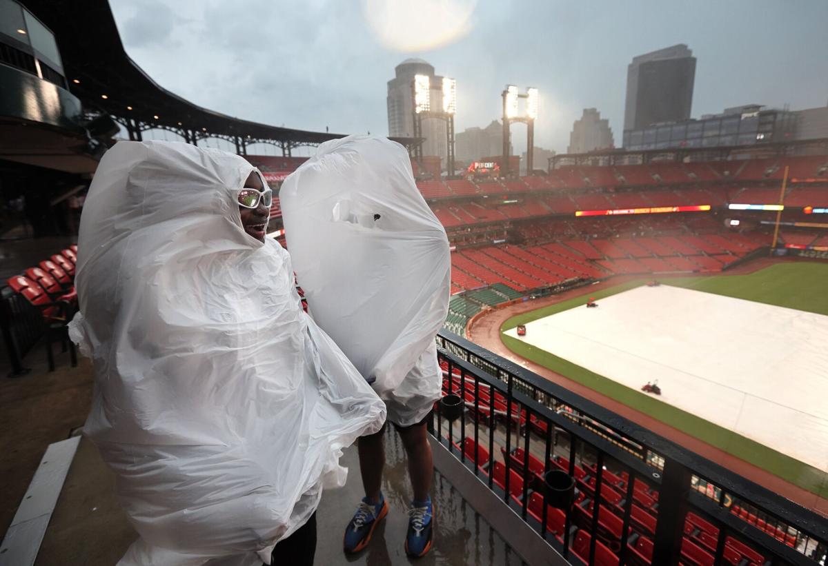 Dodging rainstorms and multiple delays, Cardinals drench Yankees to win  Game 1, 11-4