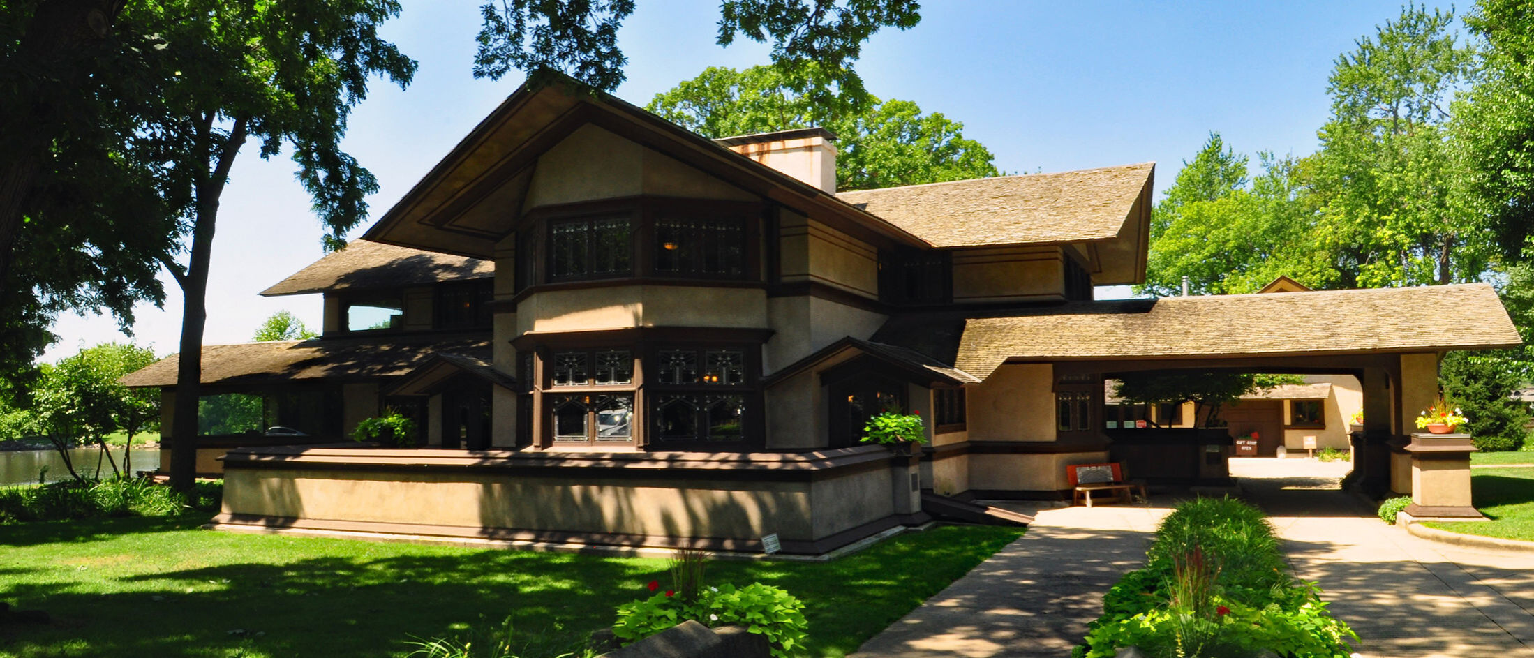 Prairie style bookends: Frank Lloyd Wright works in Kansas and 