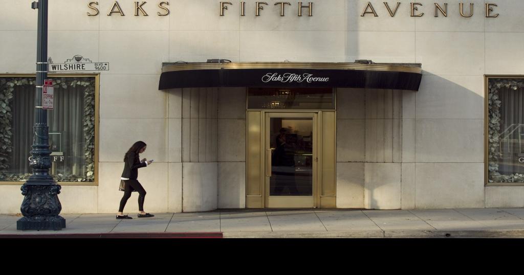 Saks Fifth Avenue in Beverly Hills, Stock Video