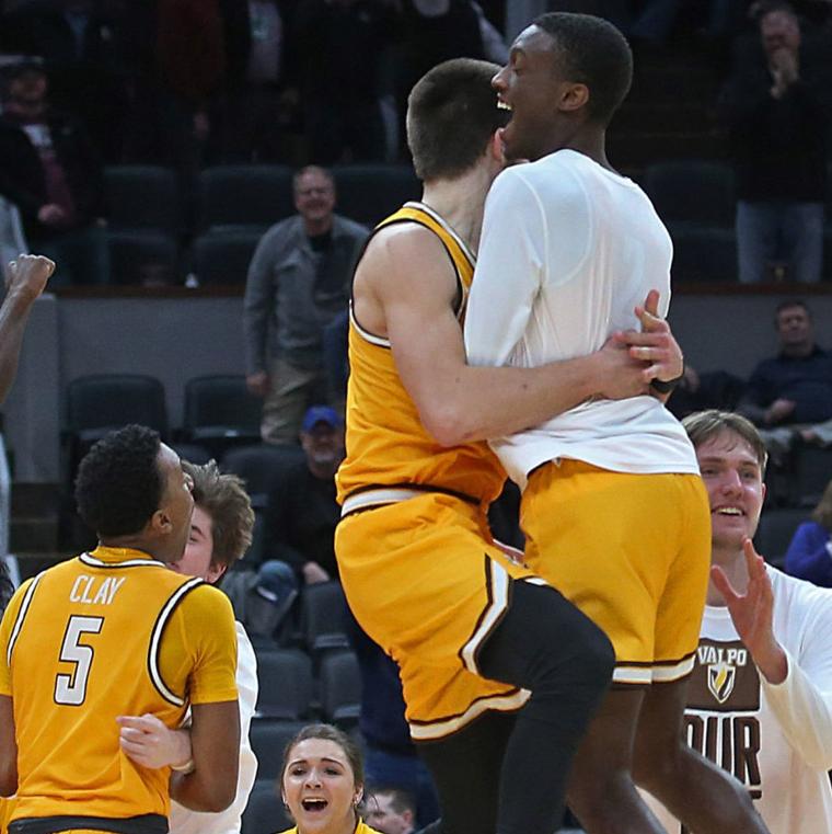 Another Mvc Upset Valpo Roars Back To Oust No 2 Seed Loyola