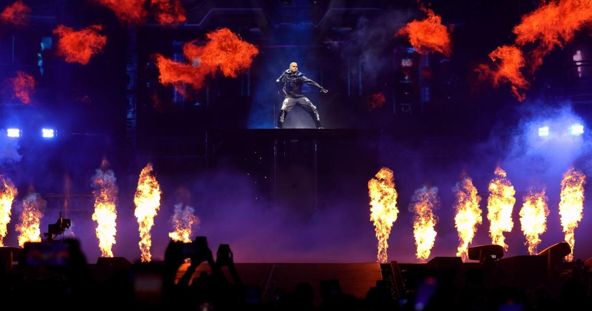 Chris Brown and Usher deliver powerhouse performance at the Dome at America’s Center