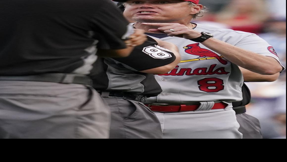 Sweetest 16: Cardinals capitalize on Cubsu2019 gifts, dodge drama in ninth for 4-2 win, their 16th consecutive