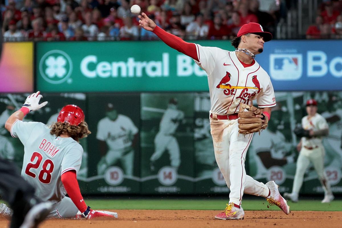 Mikolas struggles, Cards' bats go quiet early on in 8-4 loss to
