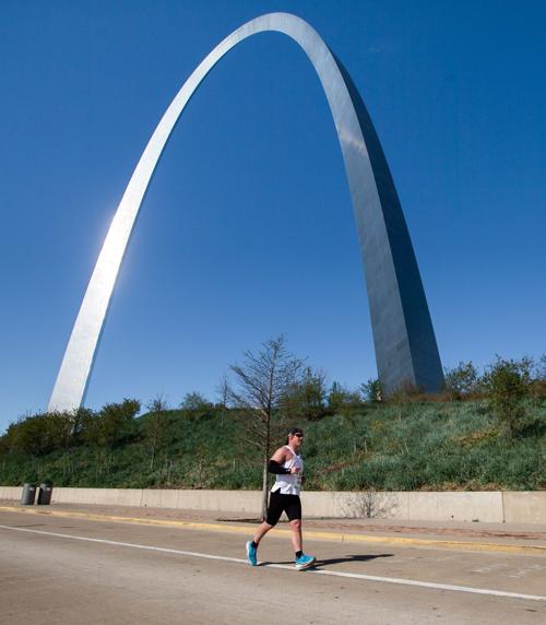 Runners take on Go! St. Louis races