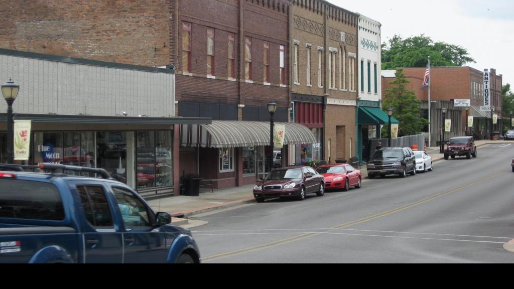 Antiques shopping in Cadiz, Ky. Multimedia