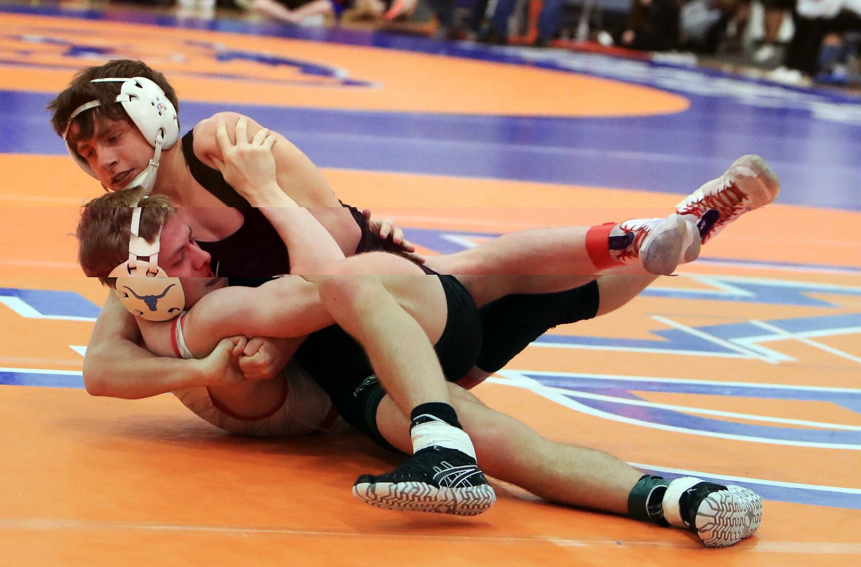 Whitfield rolls to Class 3 District 2 team title, sends 13 wrestlers to state tournament Foto bild bild