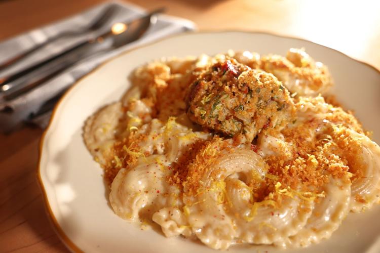 Extra Wavy crab pasta