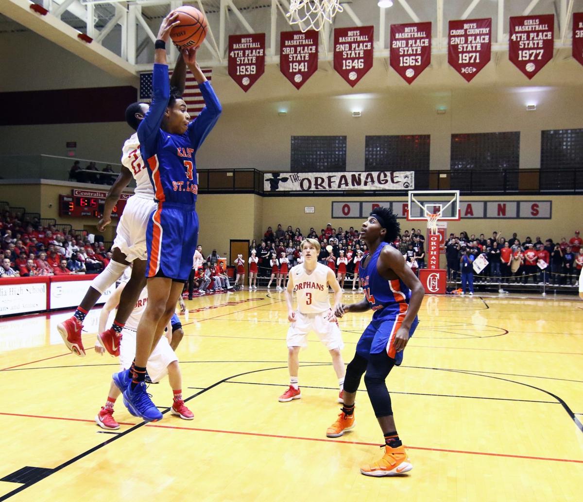 East St Louis Clamps Down On Defense To Reach Sectional Final