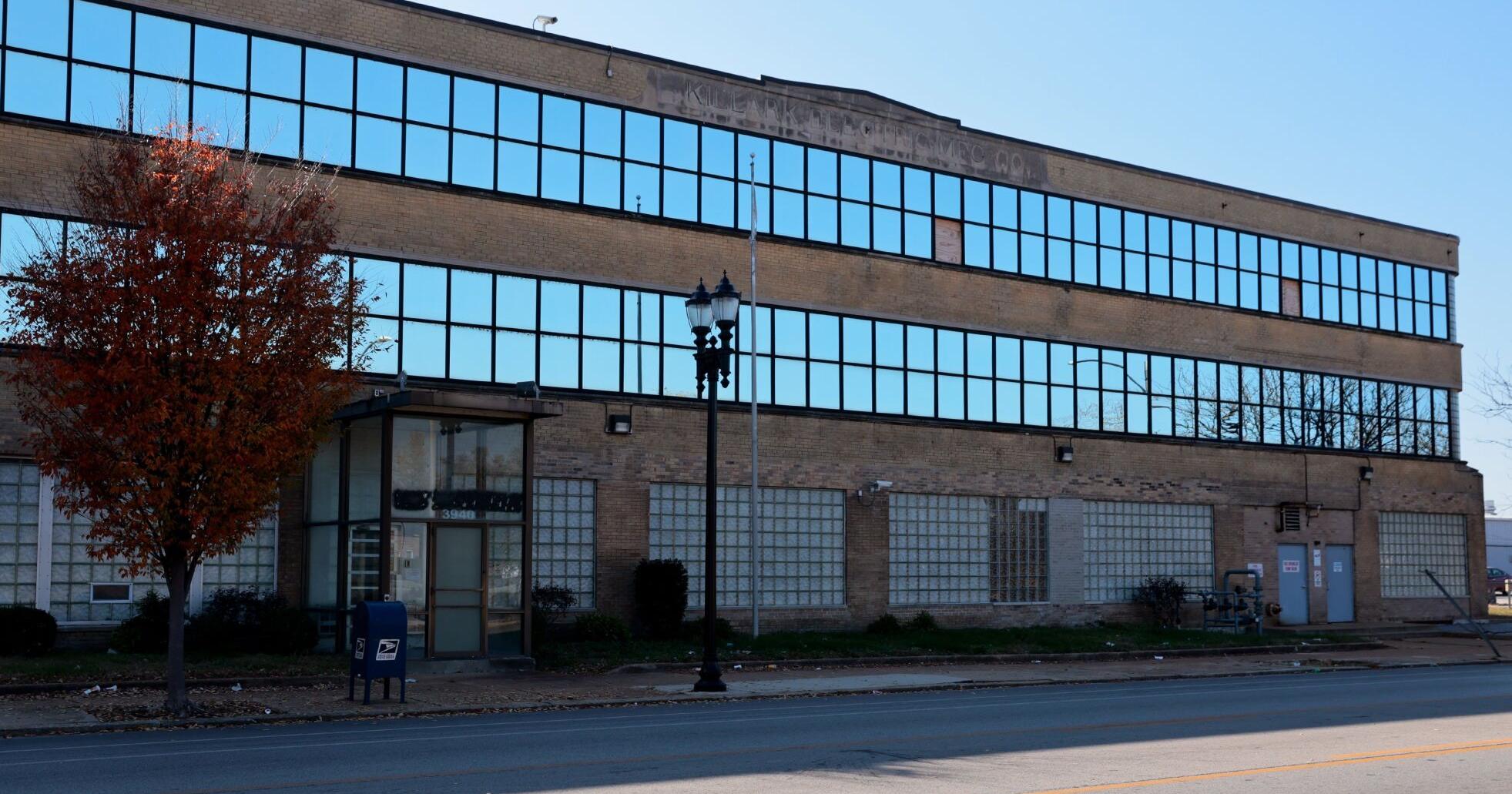 St. Louis extends security firm's contract at new jobs hub - Vimarsana News