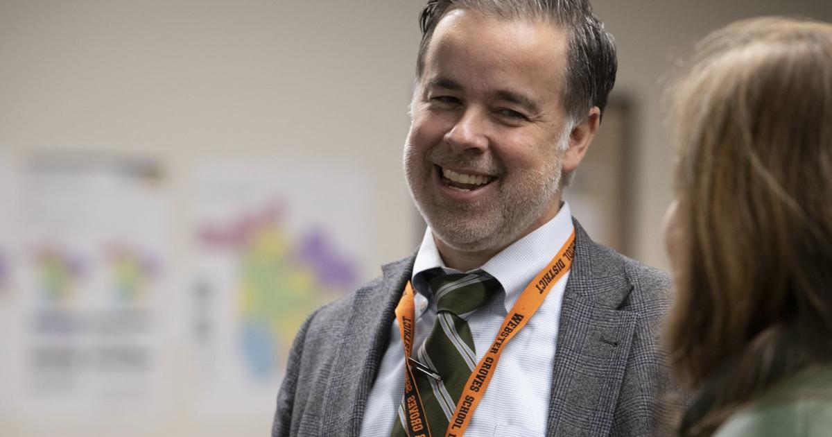 Longtime Webster Groves schools superintendent to retire