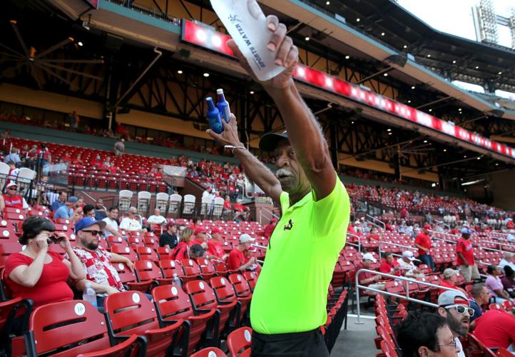 Hochman: Busch Stadium beer vendor is nearing last call in his 55-year run