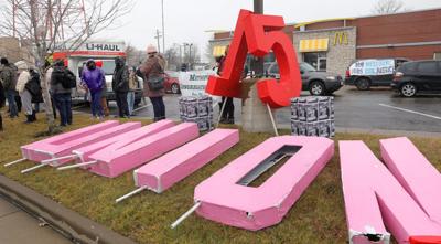 Trade unions press for $15 wage for fast food workers