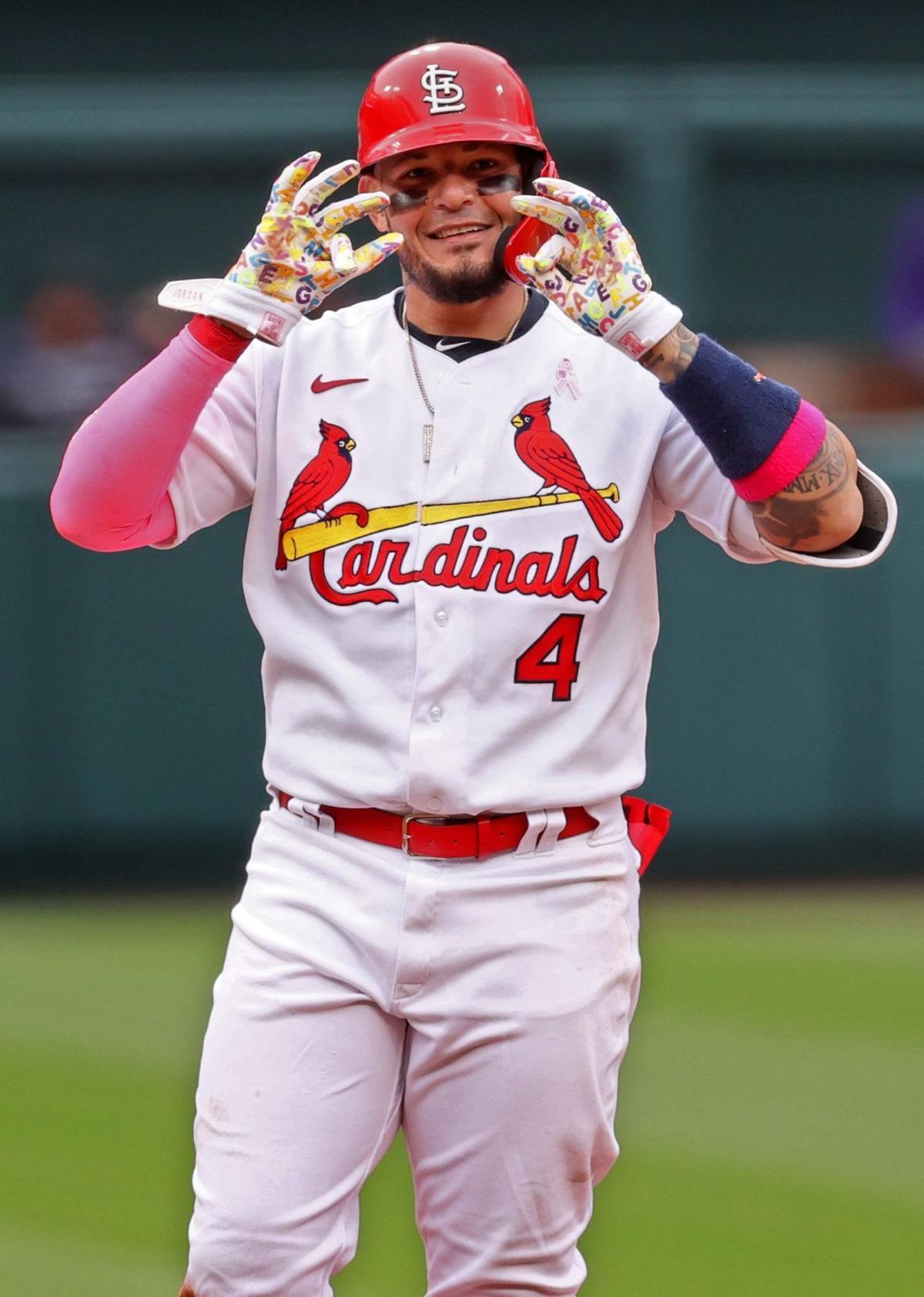 Photo: St. Louis Cardinals Yadier Molina wears pink for Mothers Day -  SLP2019051201 