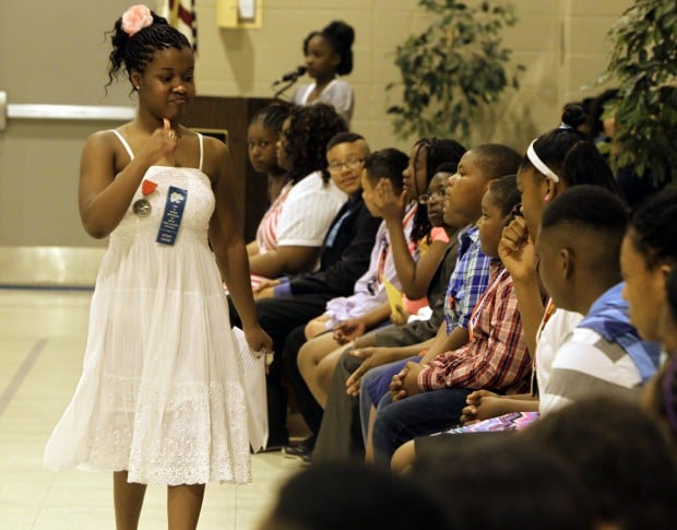 MLB Star Fills in as PE Teacher for St. Louis Elementary School Facing  Staff Shortage