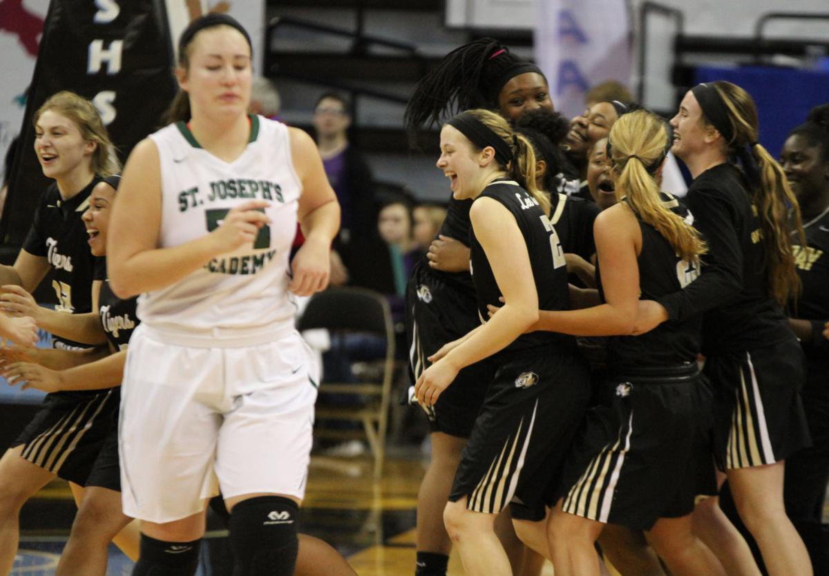 St Joseph S Can T Get Over Hump In Semifinal Loss To Lee S Summit Girls Basketball Stltoday Com