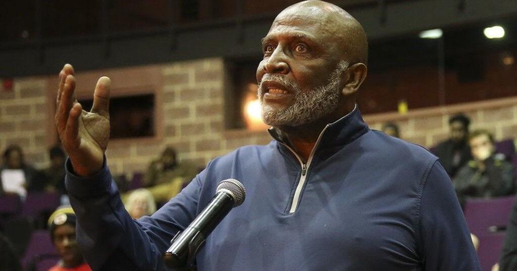 Holleman: Police group slams 'slave patrol' post by St. Louis mayor's father - Vimarsana News