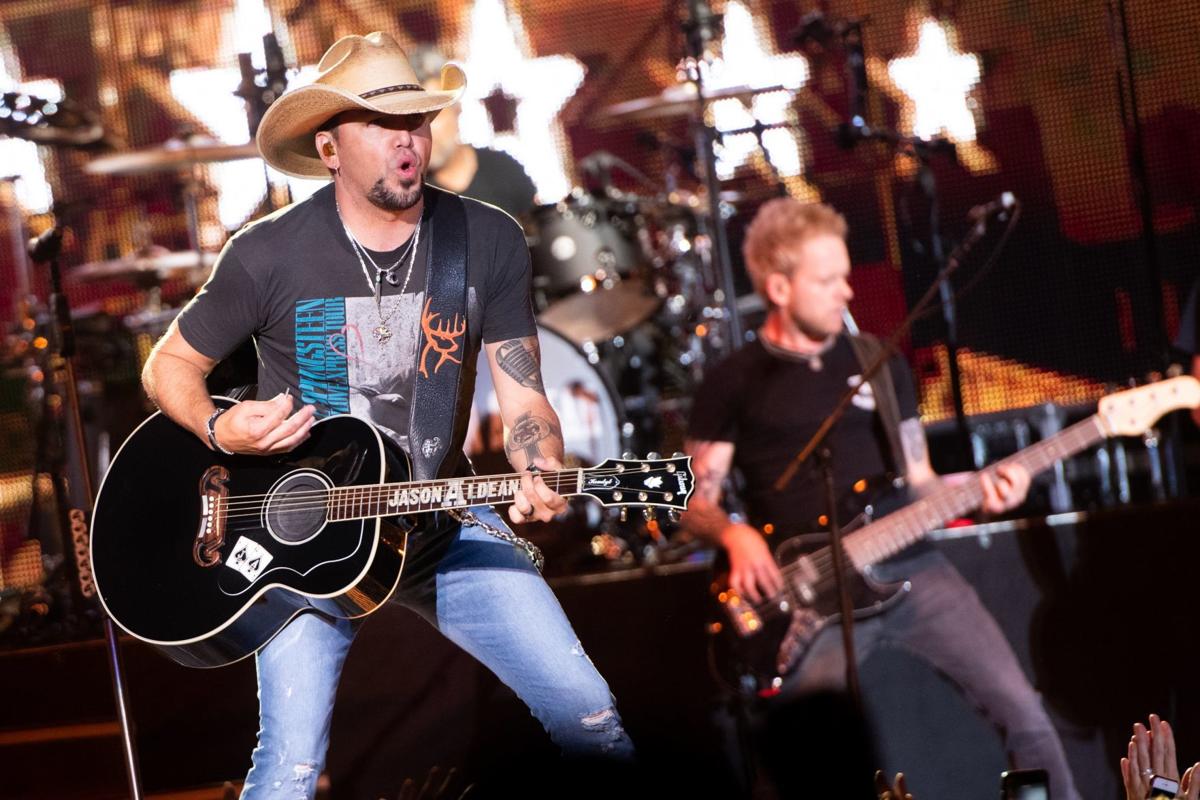 Jason Aldean promises — and delivers — 'a country music rock and roll