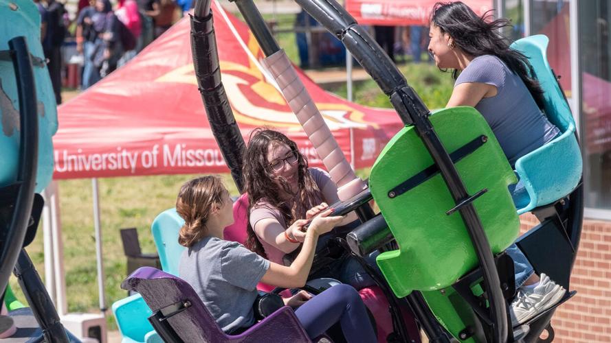 UMSL community makes merry during annual Mirthweek celebration