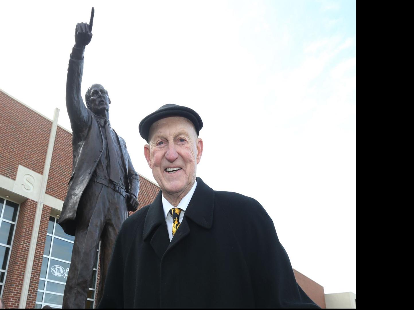 Mizzou Unveils Statue Honoring Coaching Icon Norm Stewart Eye On The Tigers Stltoday Com