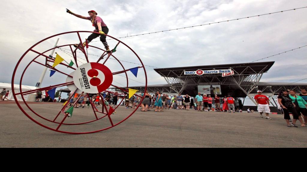 How does St. Louis' proposed music festival contract compare to others