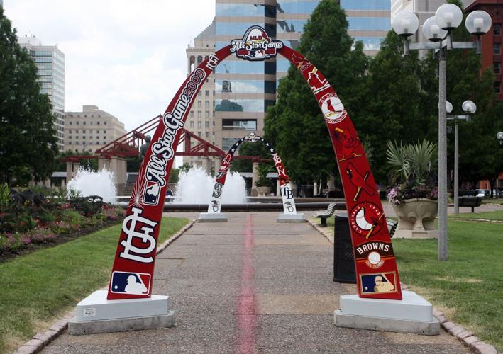 1979 St. Louis Cardinals Football Sunset and Arch Art - Row One Brand