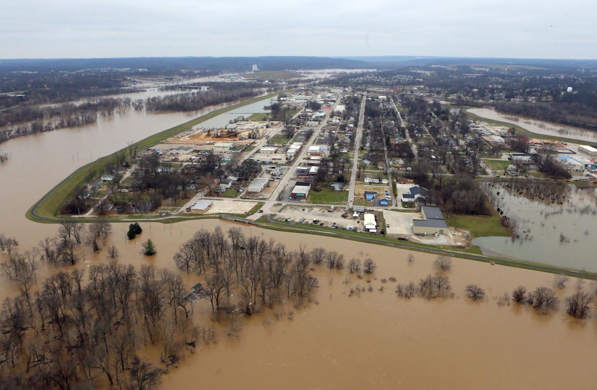 Corps of Engineers meets with critics to discuss Valley Park levee's design