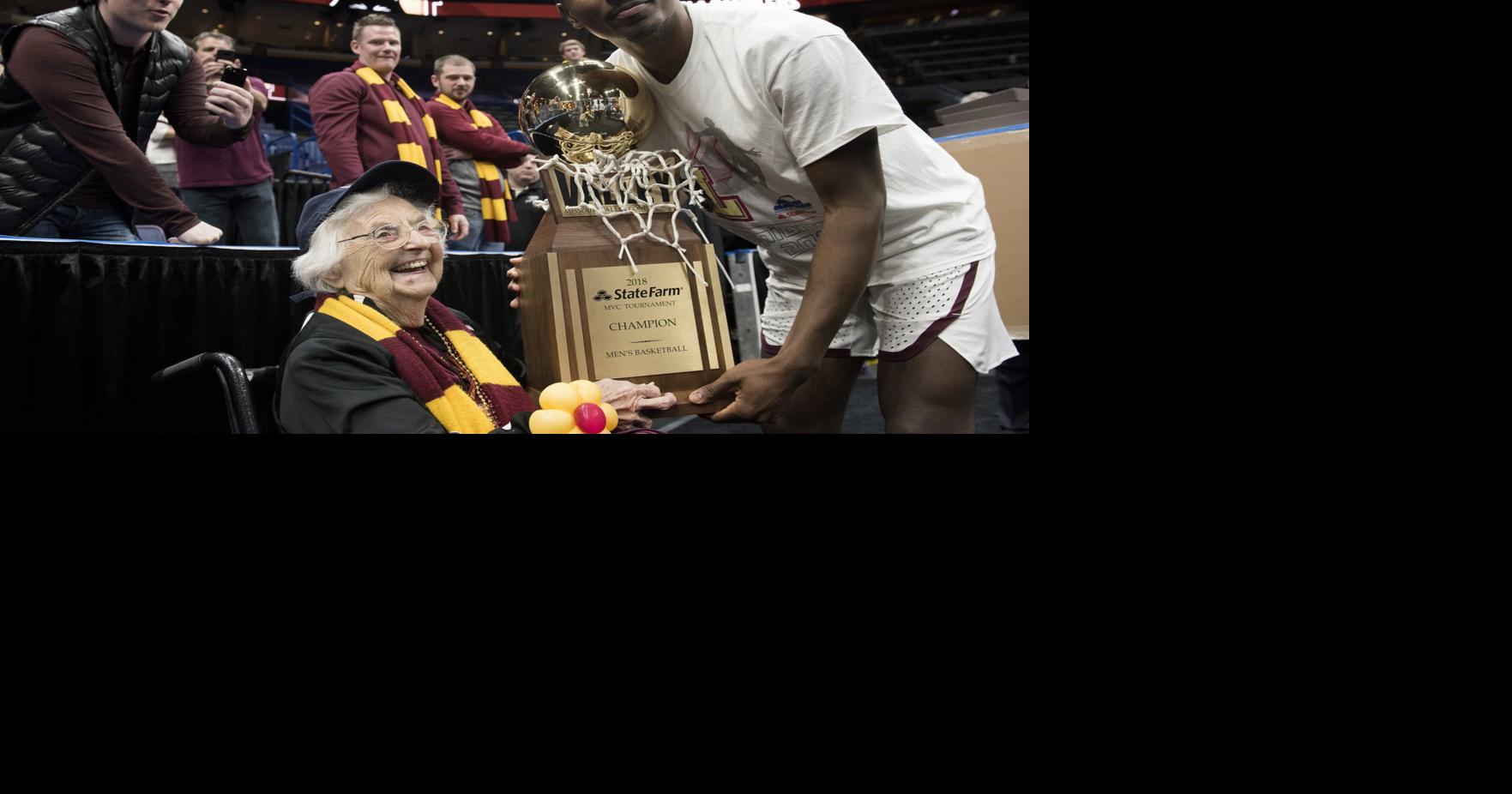 Hochman: With high praise from Sister Jean, Loyola's Williamson shines in  MVC tournament in St. Louis