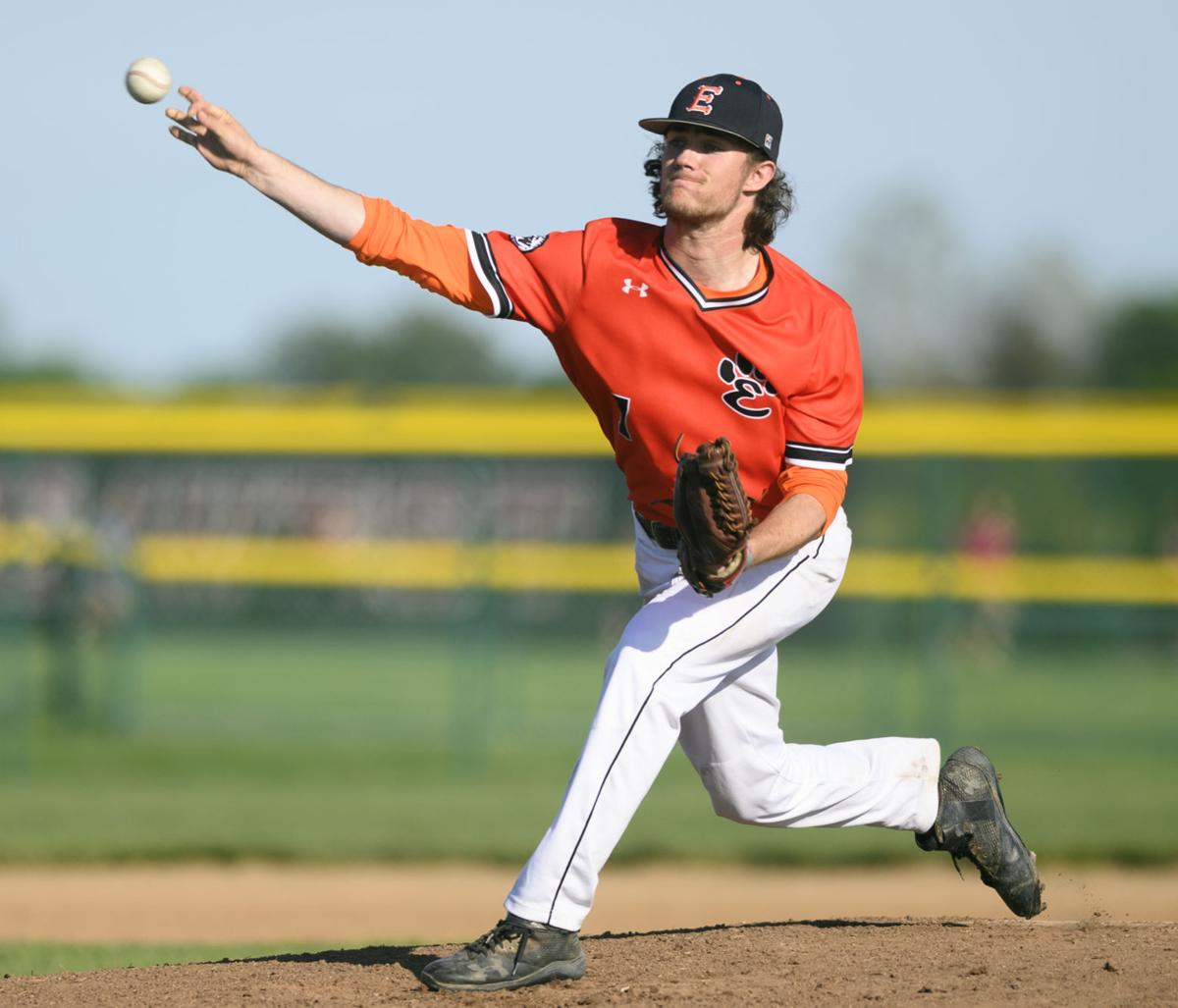 Edwardsville uses defensive wizardry to roll past Belleville West