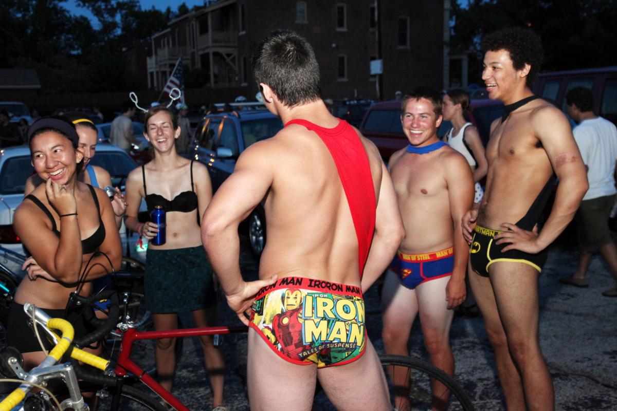 Hundreds of cyclists strip off for annual World Naked Bike 
