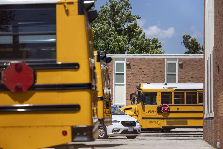Ӱԭ Schools Zum buses