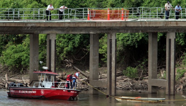 Body of ferry drowning victim pulled from Mississippi River near old ...