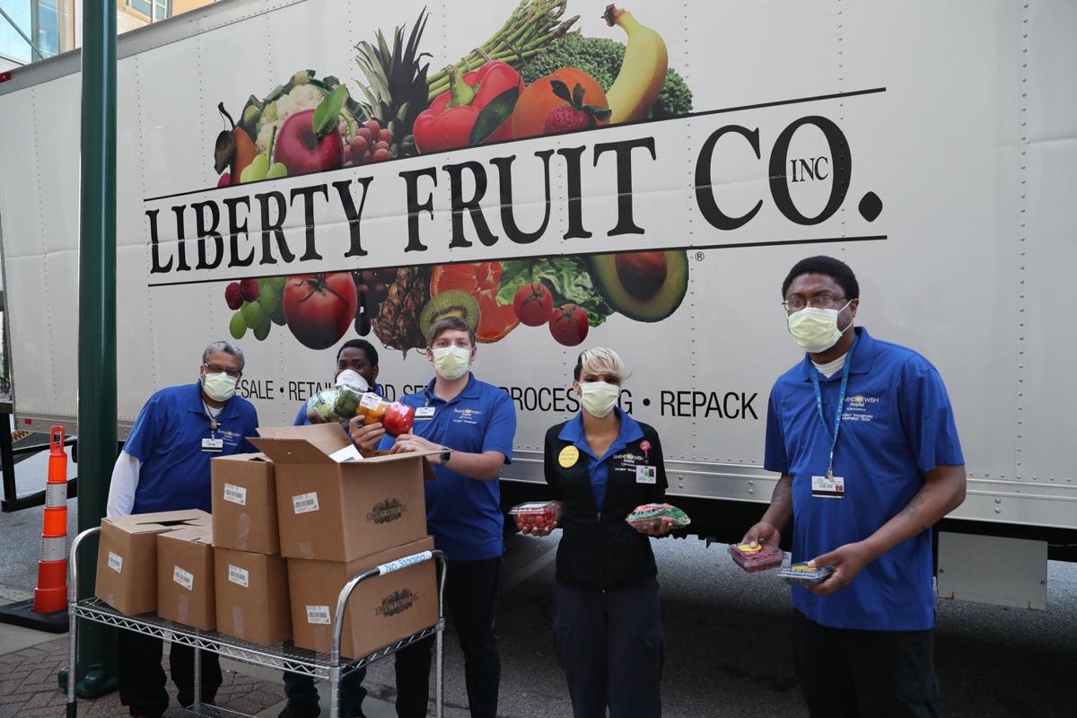 #ProduceBoxProject Each healthcare worker leaving their shift got a box of produce