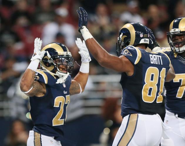 Ferguson protests: St. Louis Rams players use 'hands up, don't