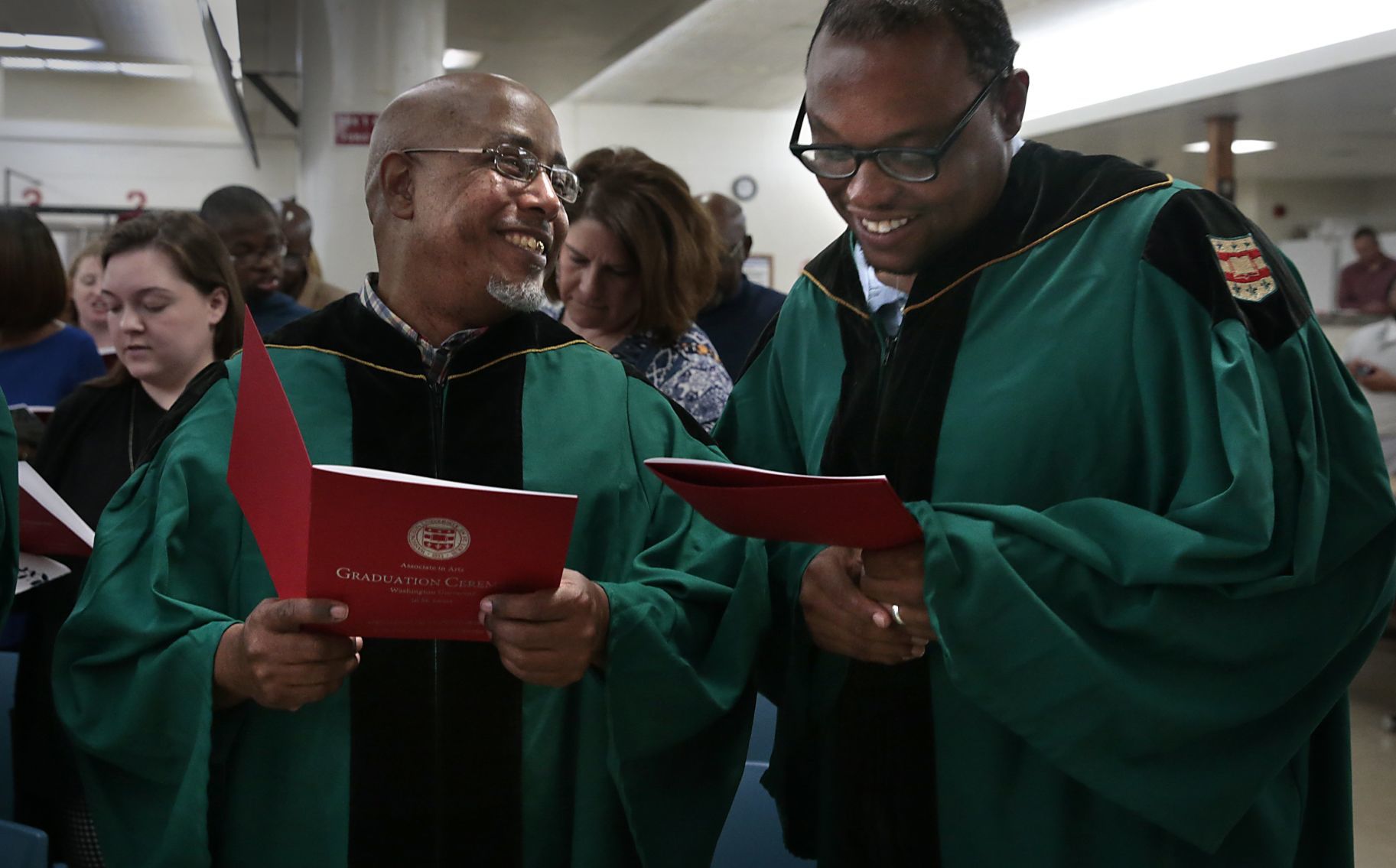 Washington University Graduates Its First Class Of Students In Prison