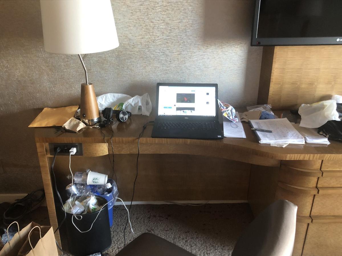 Messy desk Georgia Frontiere