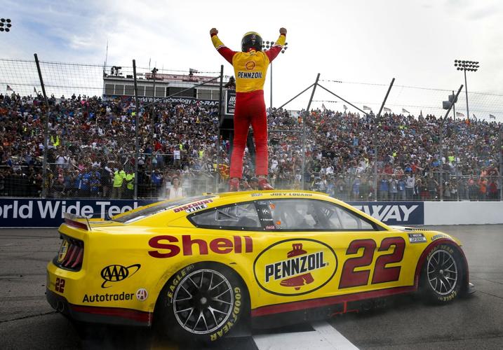 Logano S Slick Move Produces Win As Nascar Race Gets Good Reviews From Drivers Motor Sports Stltoday Com