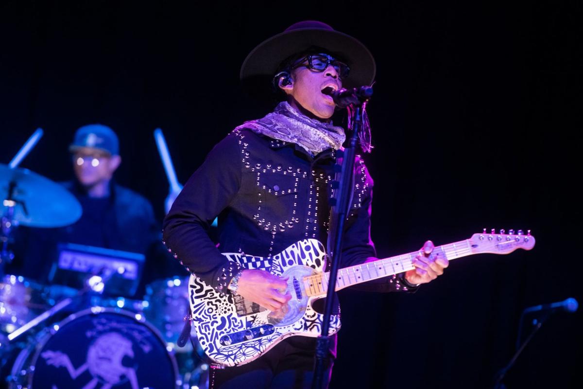 Raphael Saadiq Comes Home To Oakland Noise Pop Review